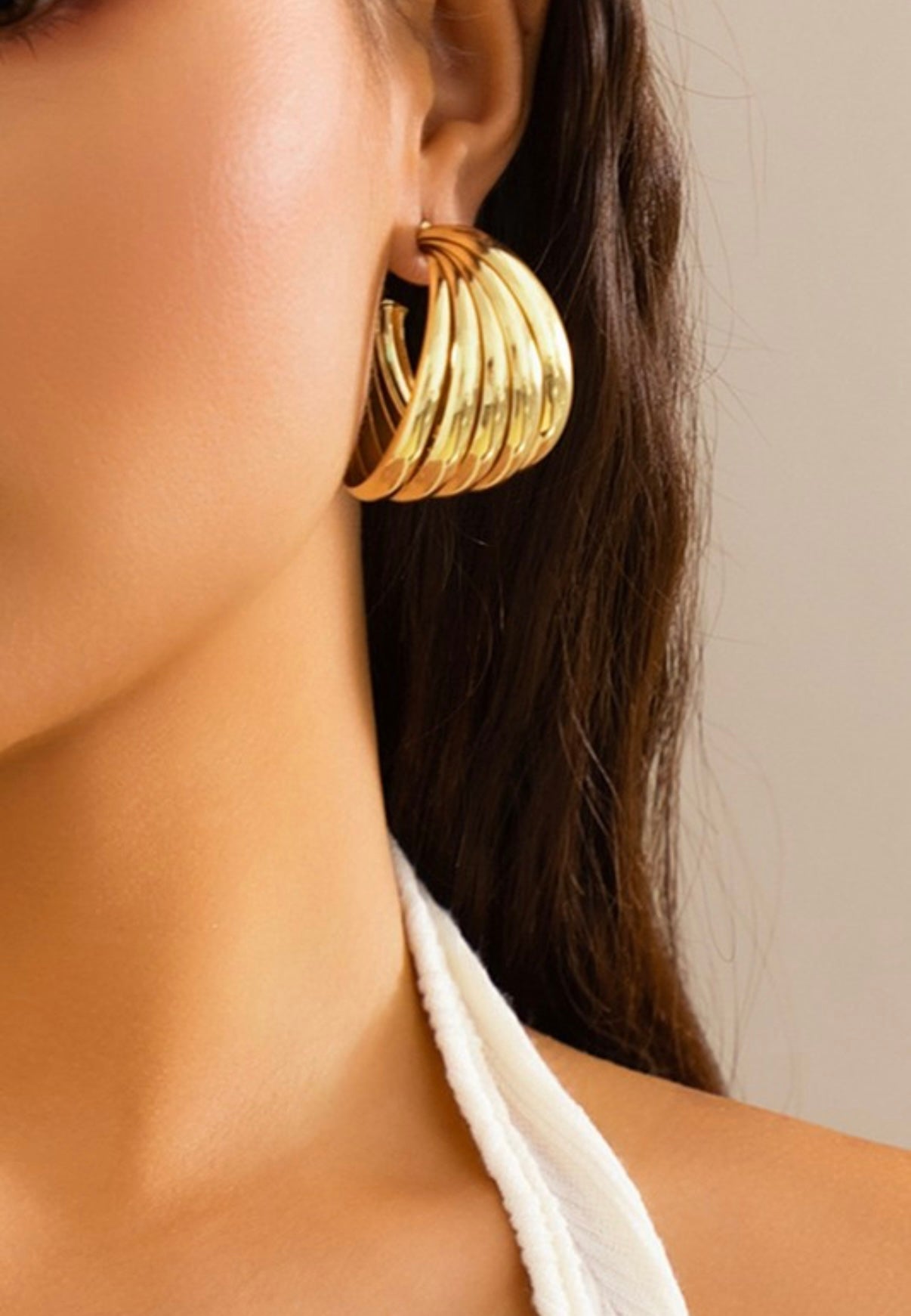Esmeralda Gold Hoop Earrings